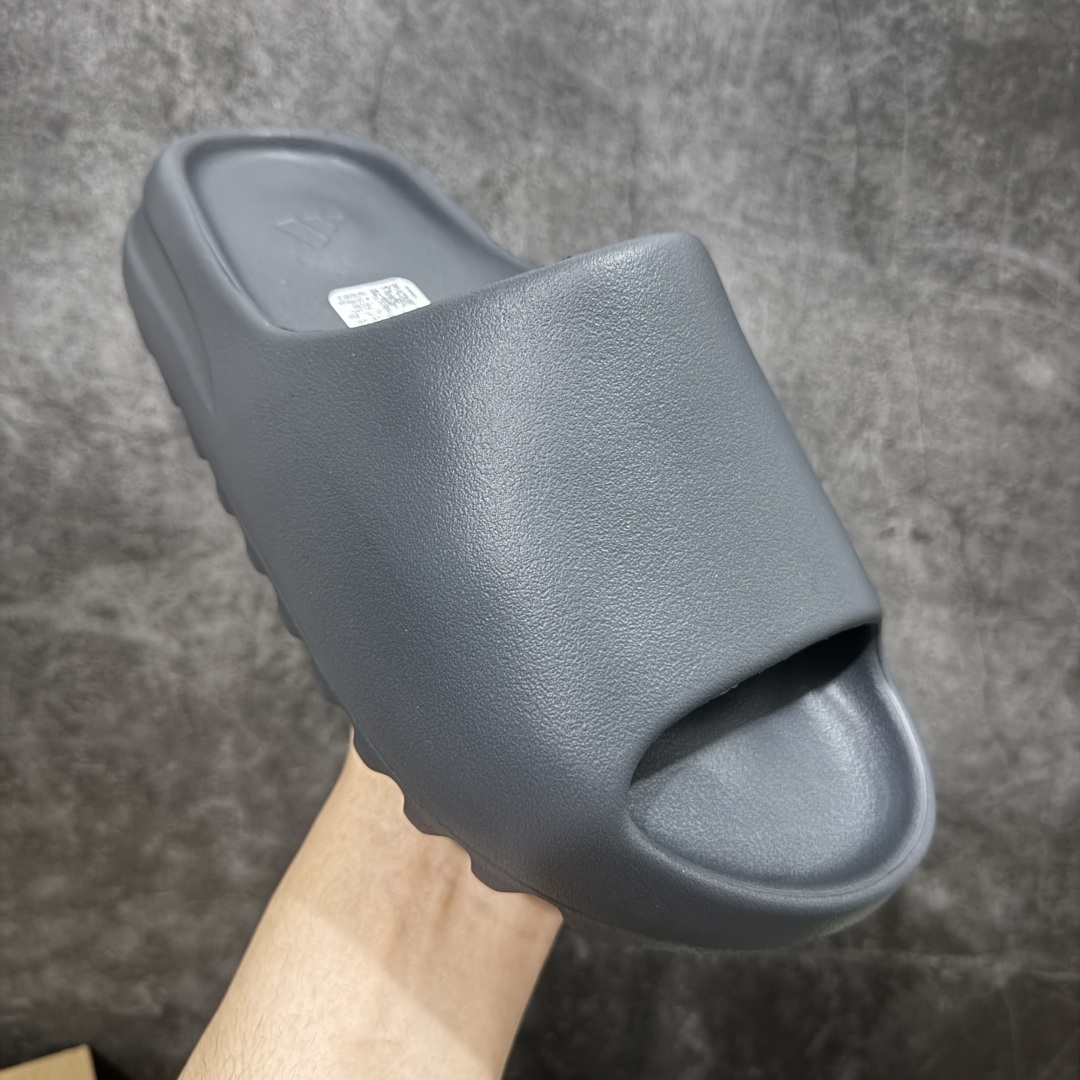 Adidas slippers T538024