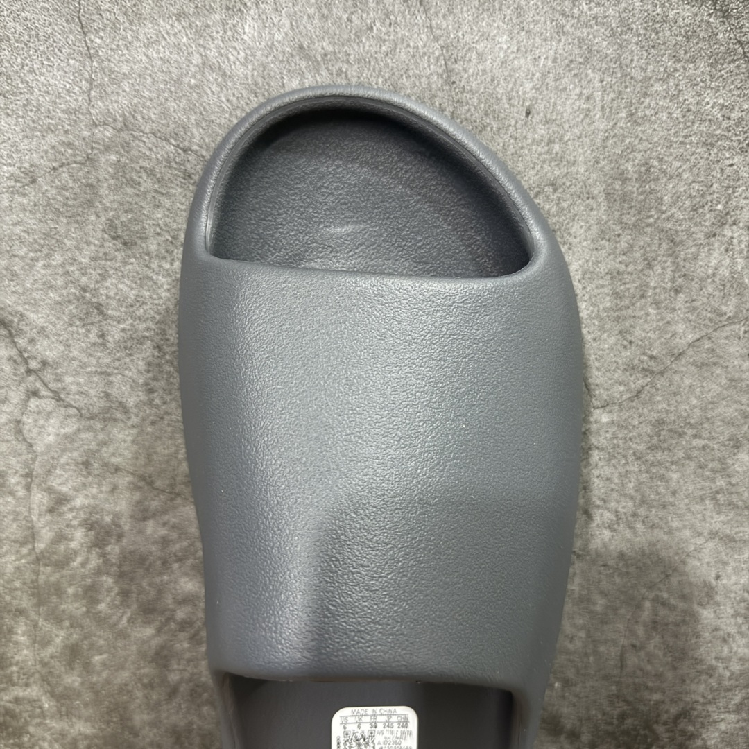 Adidas slippers T538024