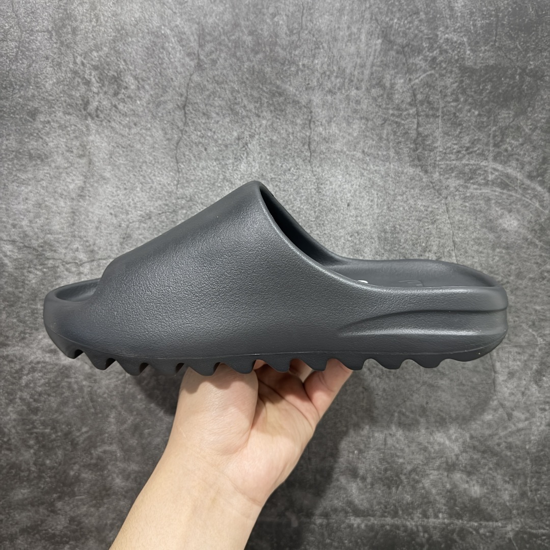 Adidas slippers T538026