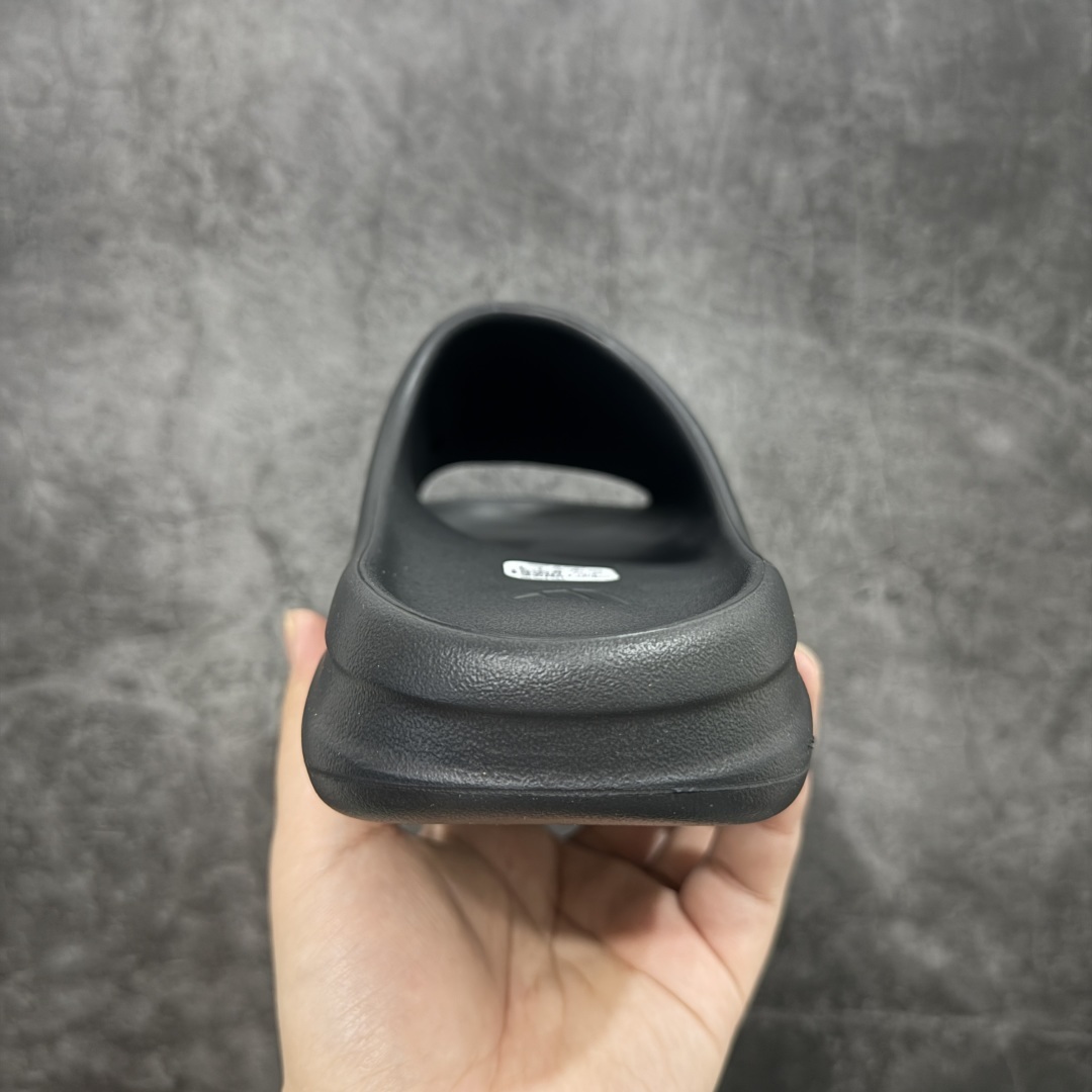 Adidas slippers T538026