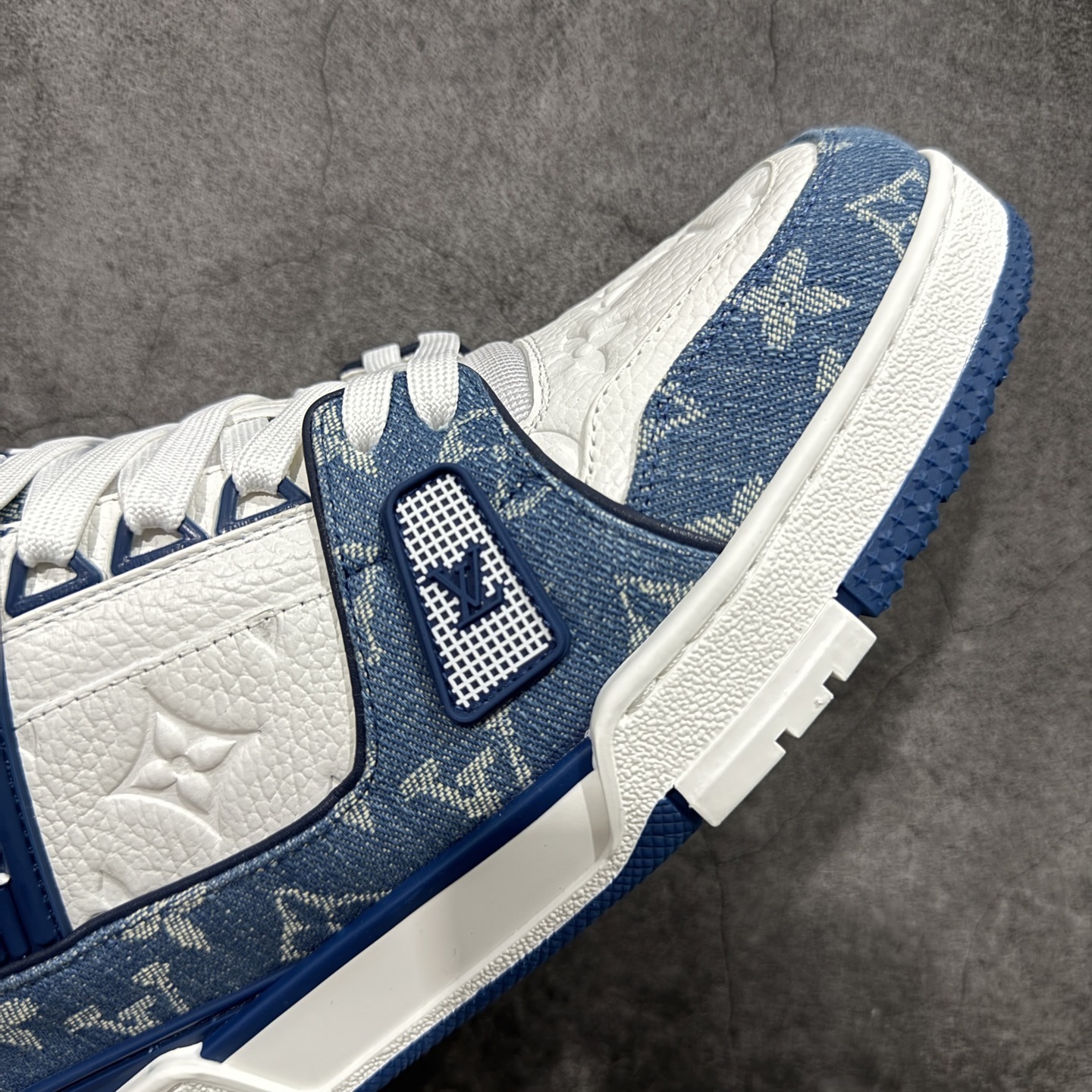 Louis Vuitton  Trainer Sneaker T538001