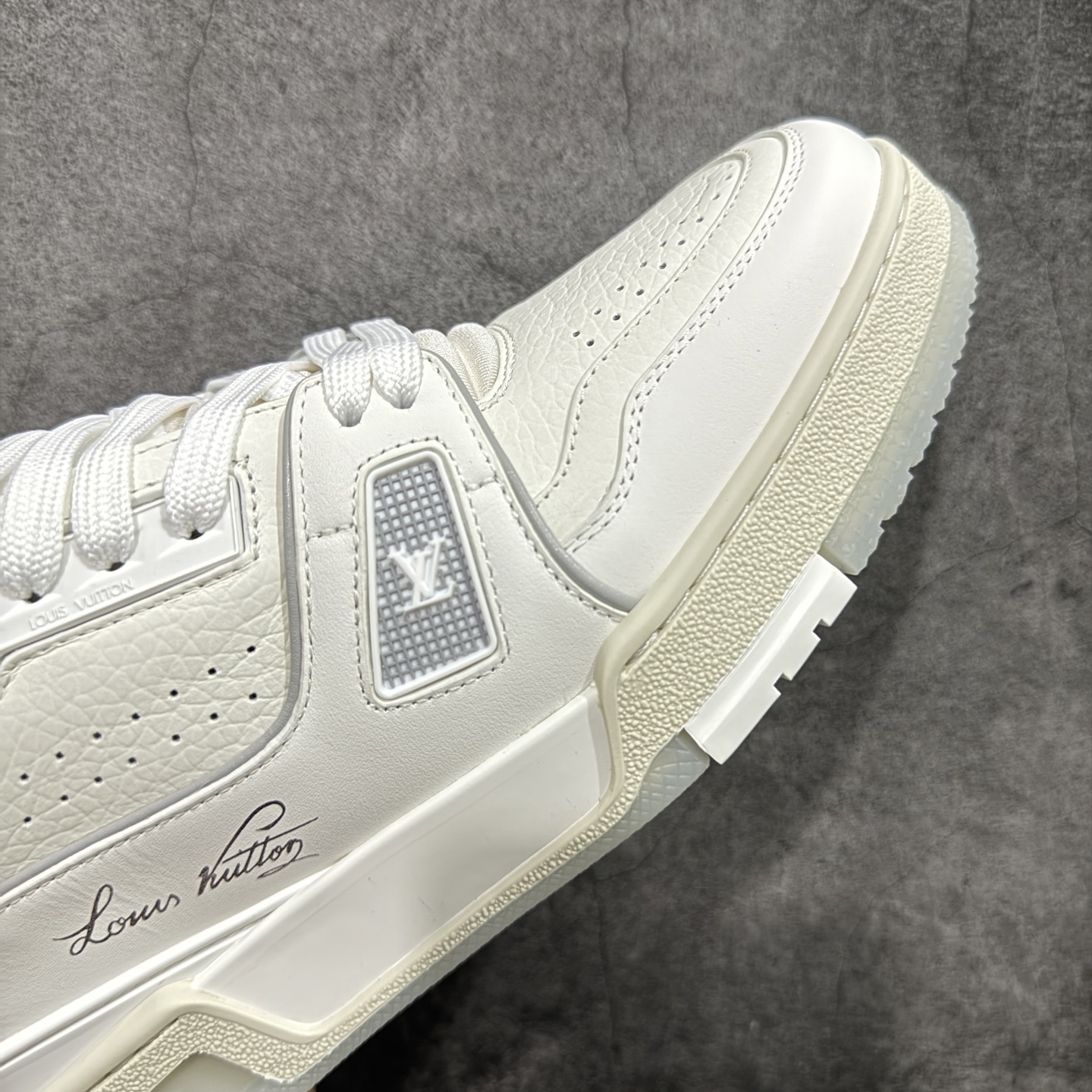 Louis Vuitton  Trainer Sneaker T538002