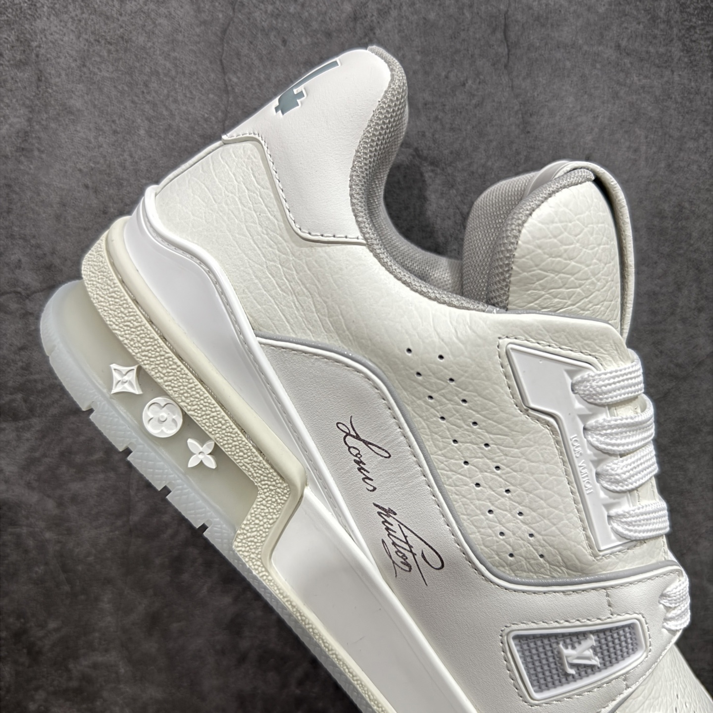 Louis Vuitton  Trainer Sneaker T538002