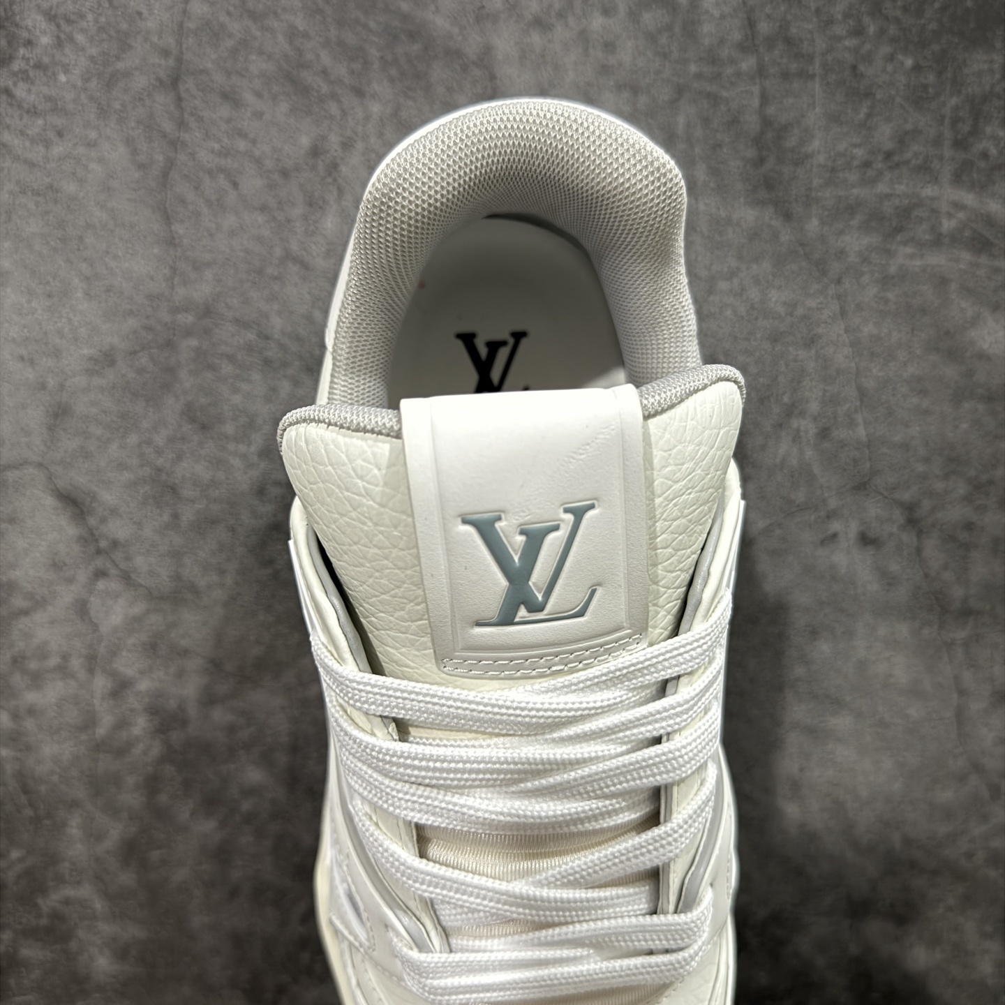 Louis Vuitton  Trainer Sneaker T538002