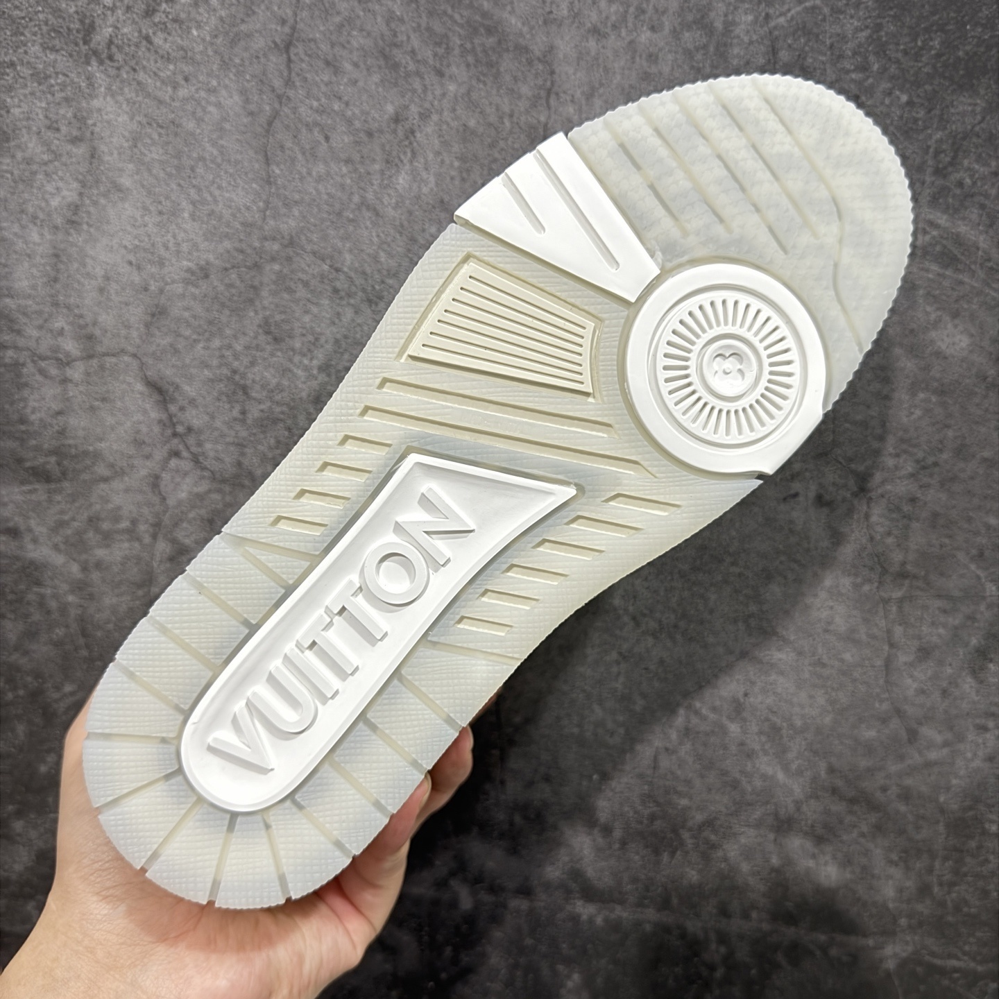 Louis Vuitton  Trainer Sneaker T538002