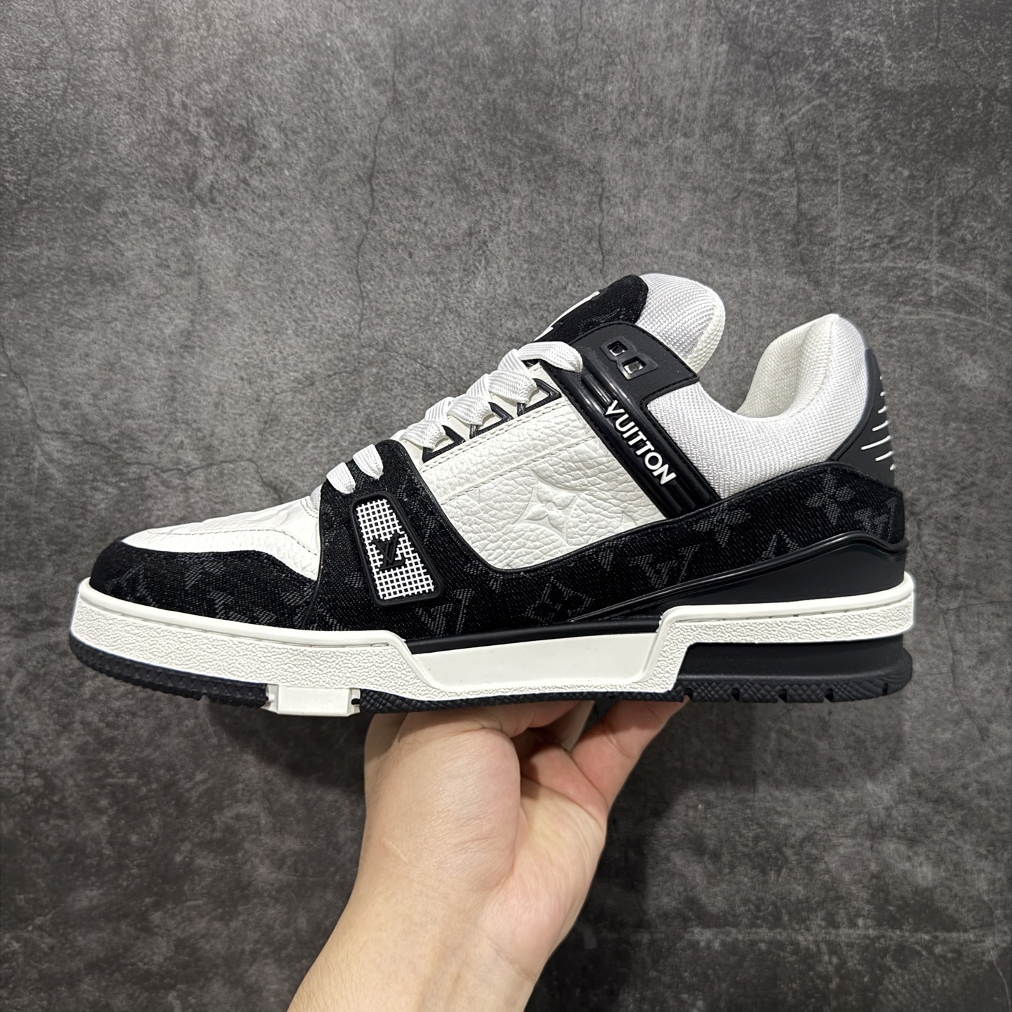 Louis Vuitton  Trainer Sneaker T538004