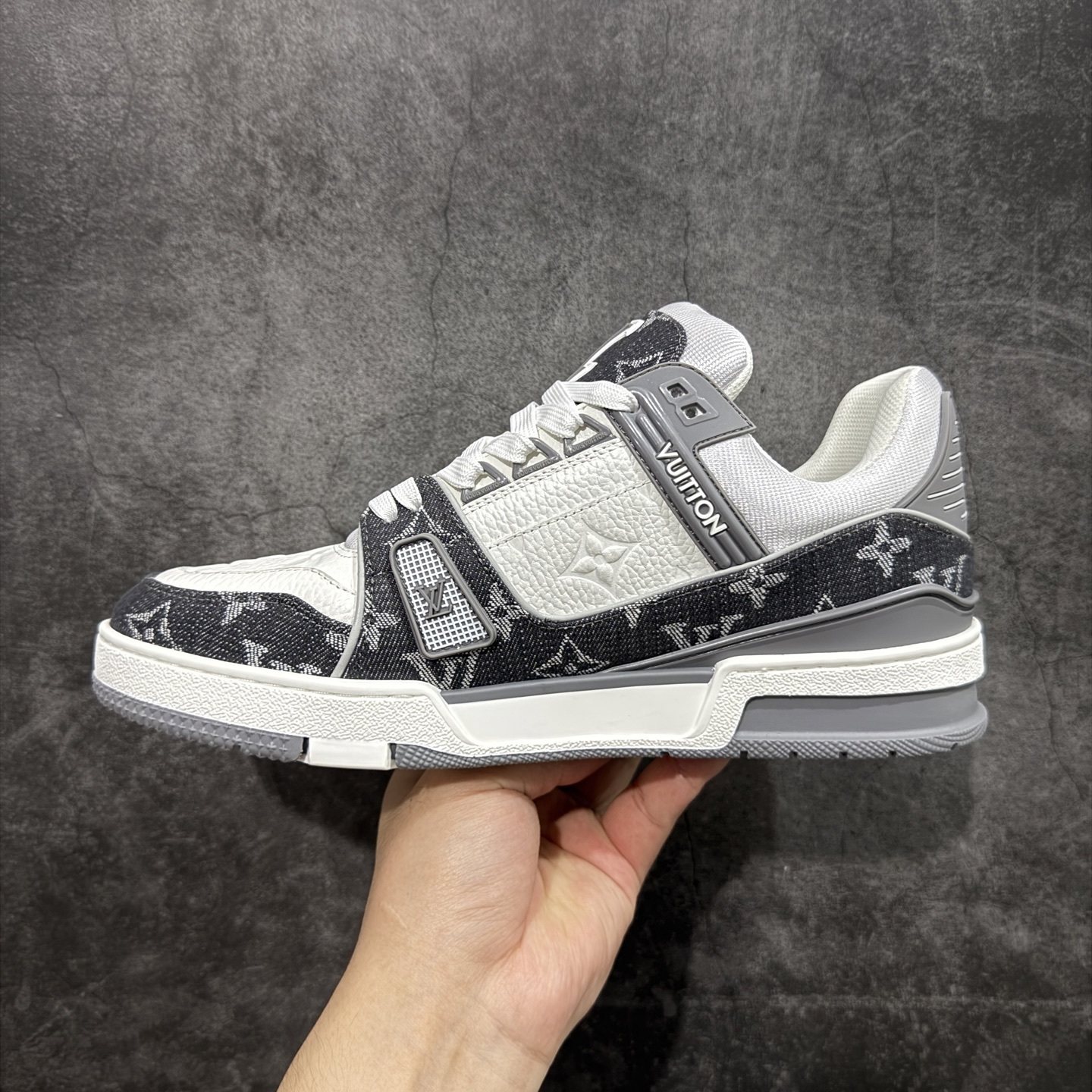 Louis Vuitton  Trainer Sneaker T538003