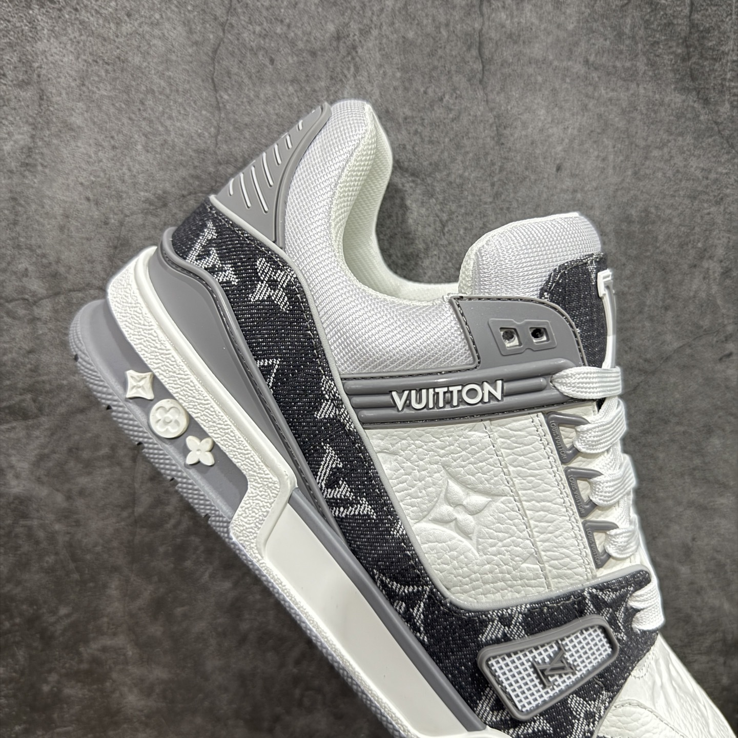 Louis Vuitton  Trainer Sneaker T538003