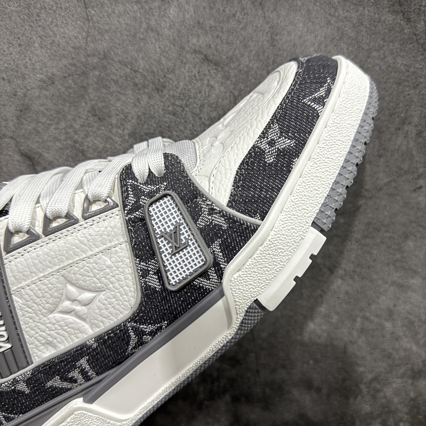 Louis Vuitton  Trainer Sneaker T538003