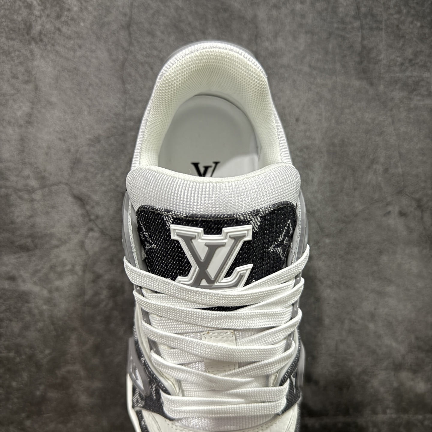 Louis Vuitton  Trainer Sneaker T538003