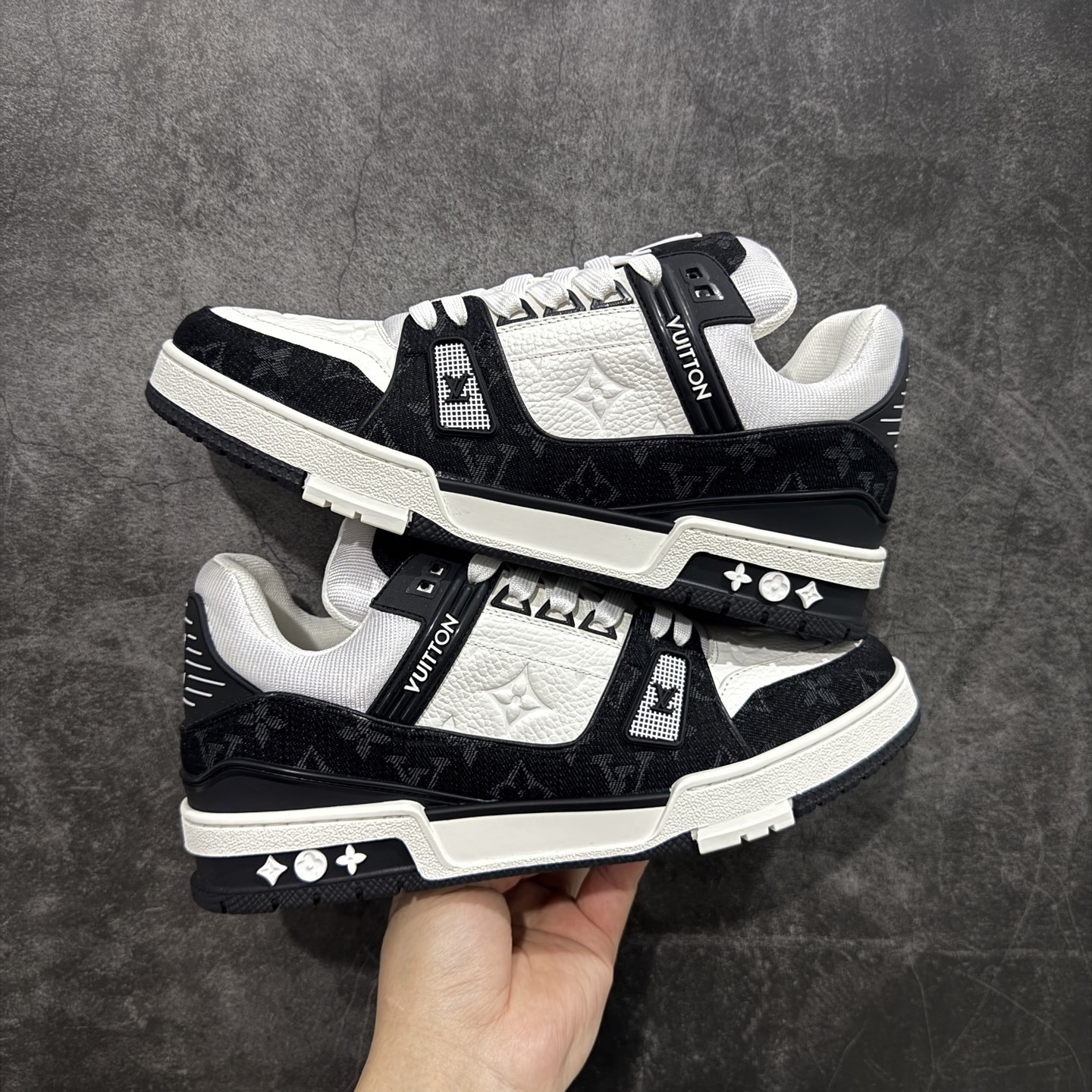 Louis Vuitton  Trainer Sneaker T538004