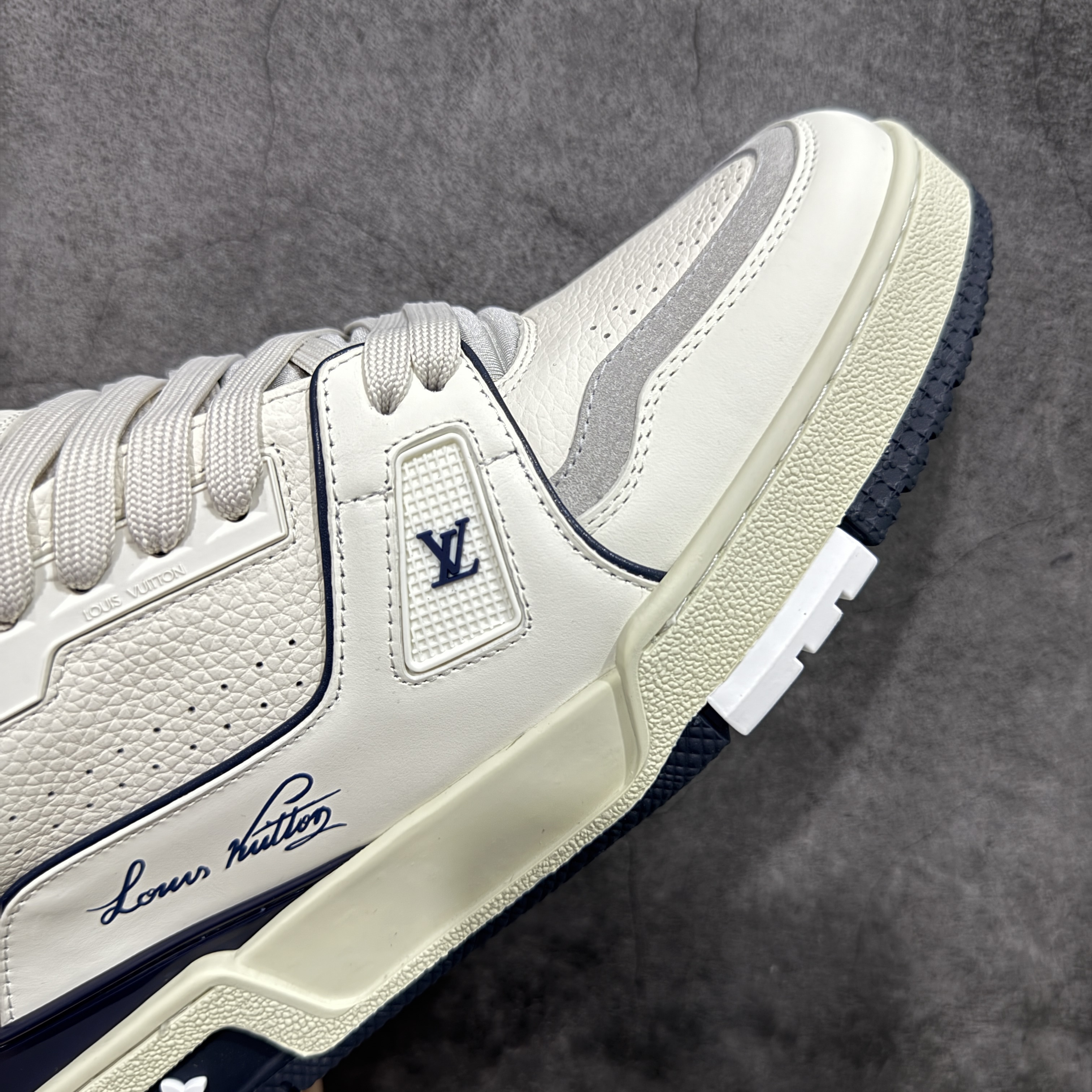Louis Vuitton  Trainer Sneaker T538006