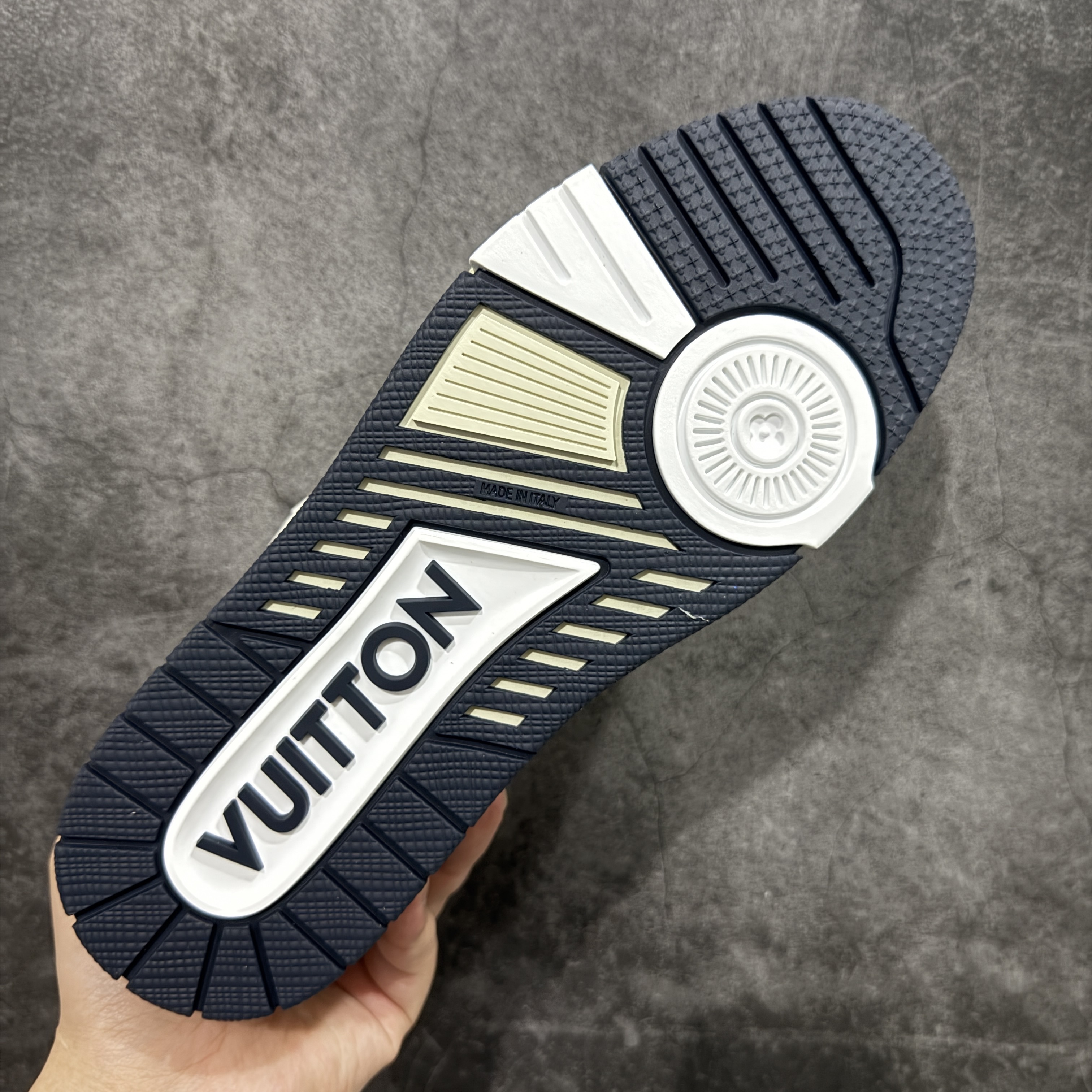 Louis Vuitton  Trainer Sneaker T538006