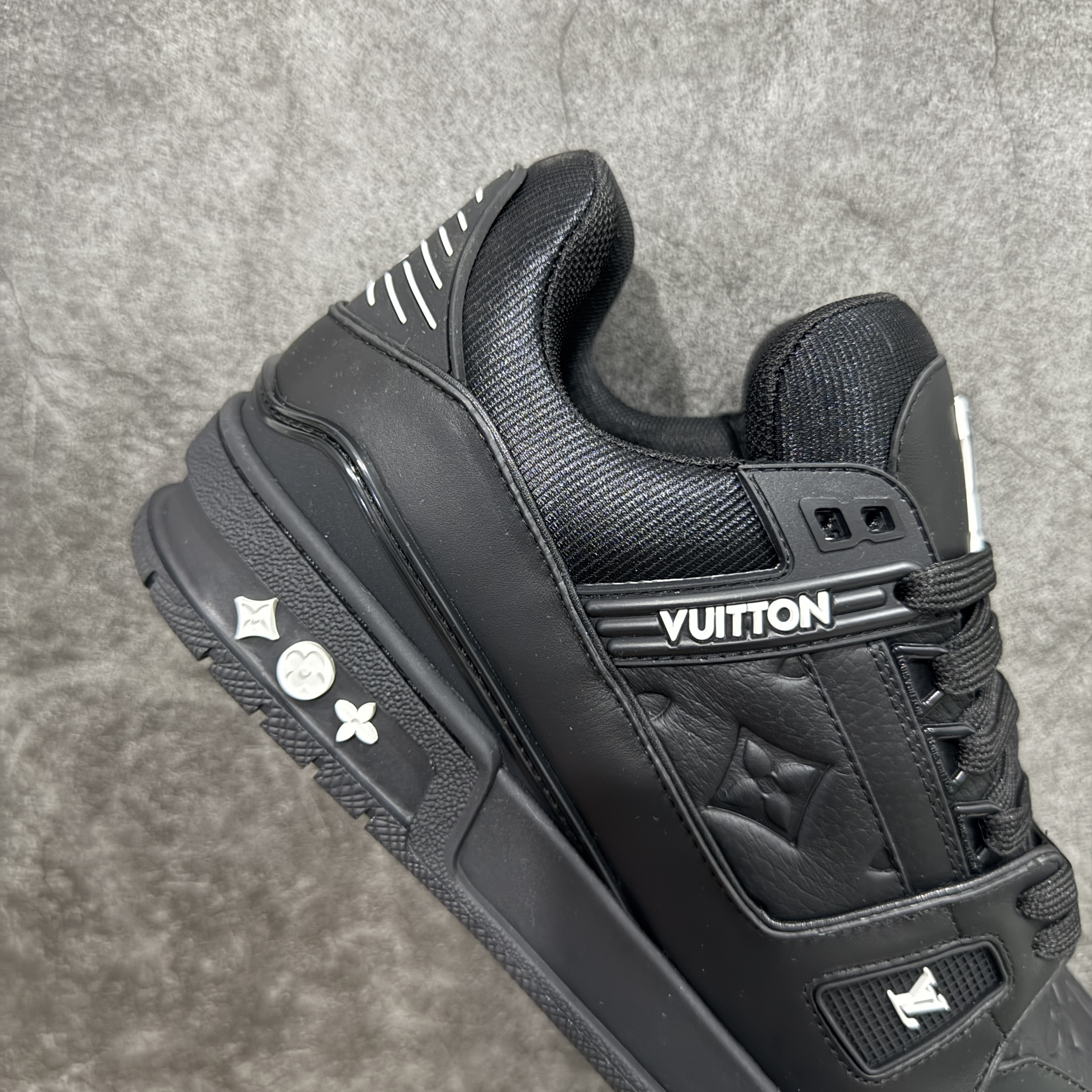 Louis Vuitton  Trainer Sneaker T538007