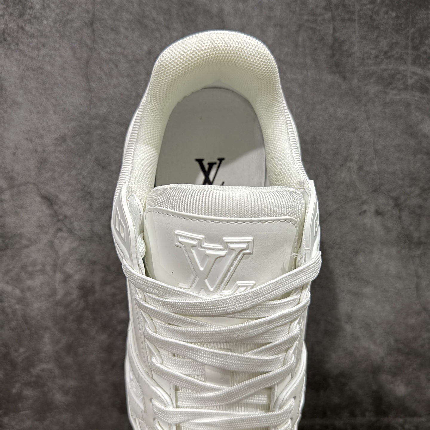 Louis Vuitton Trainer Sneaker T538008