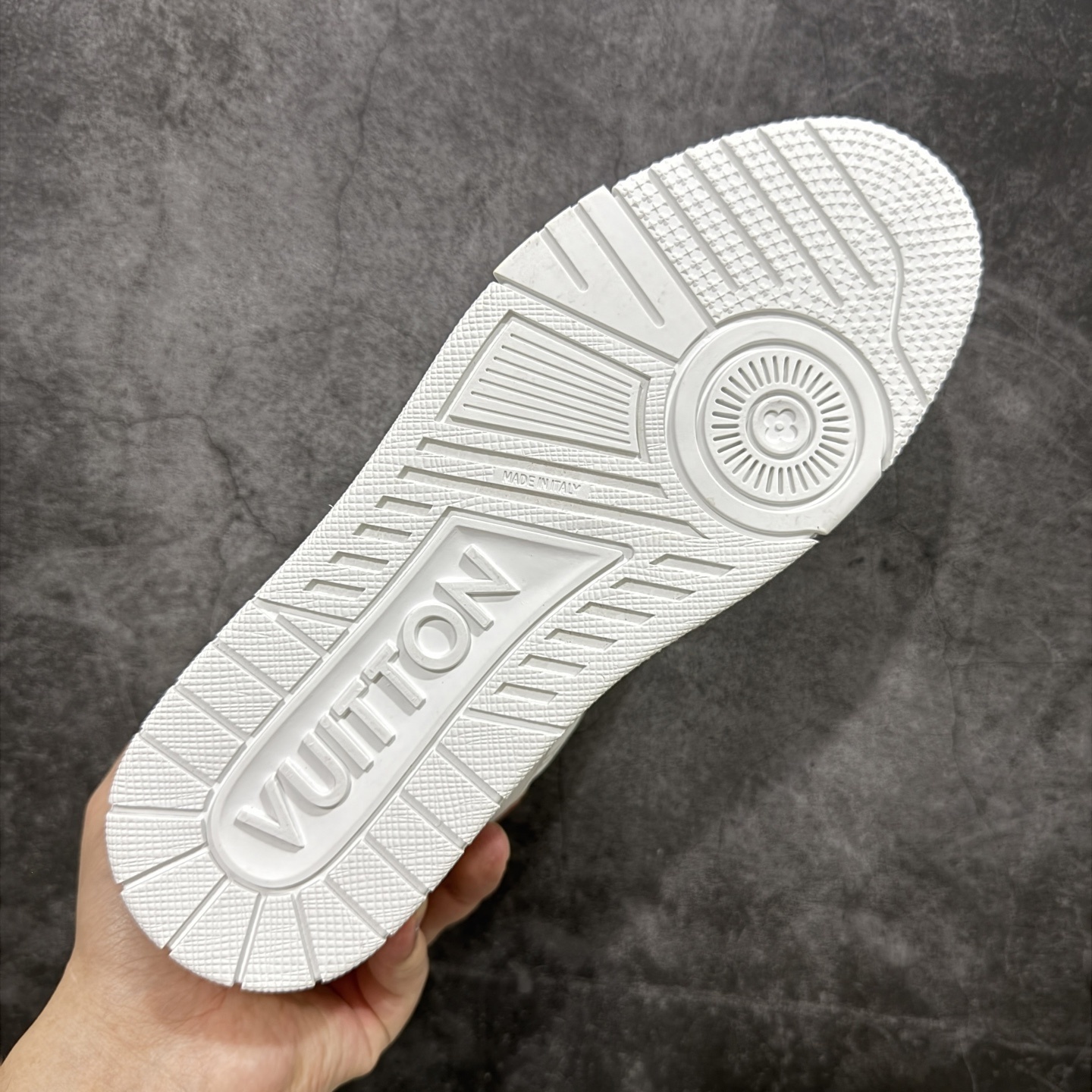 Louis Vuitton Trainer Sneaker T538008