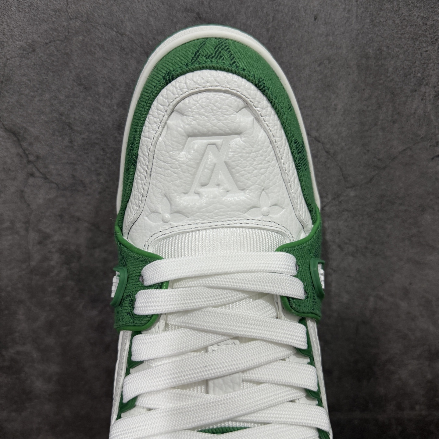 Louis Vuitton Trainer Sneaker T538009