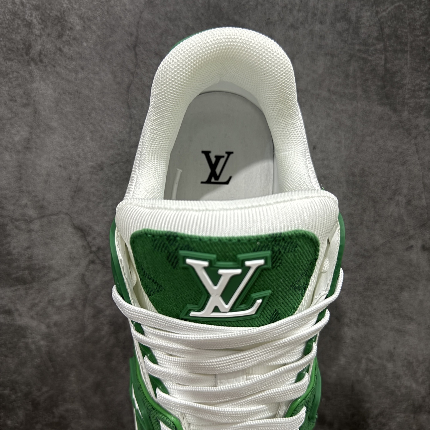 Louis Vuitton Trainer Sneaker T538009