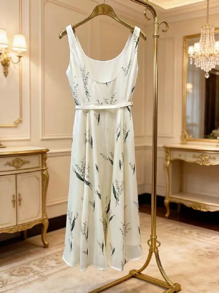 skirrt  Summer new product French retro lily of the valley print suspender skirt