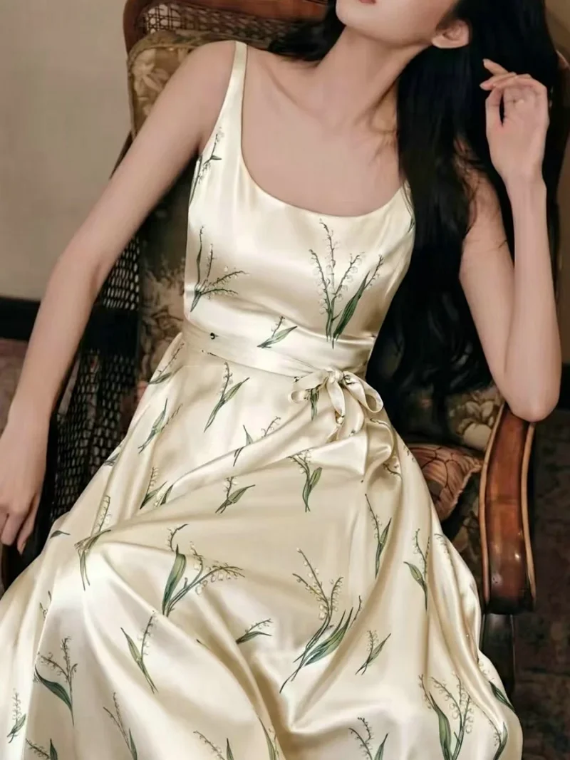 skirrt  Summer new product French retro lily of the valley print suspender skirt