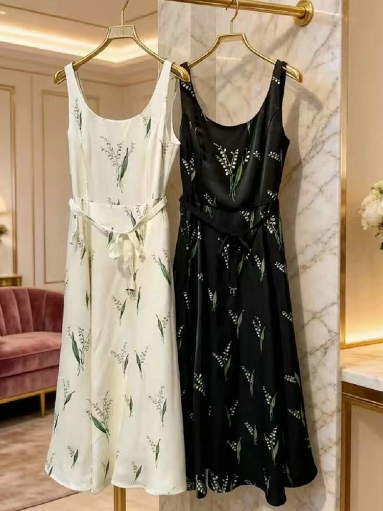 skirrt  Summer new product French retro lily of the valley print suspender skirt