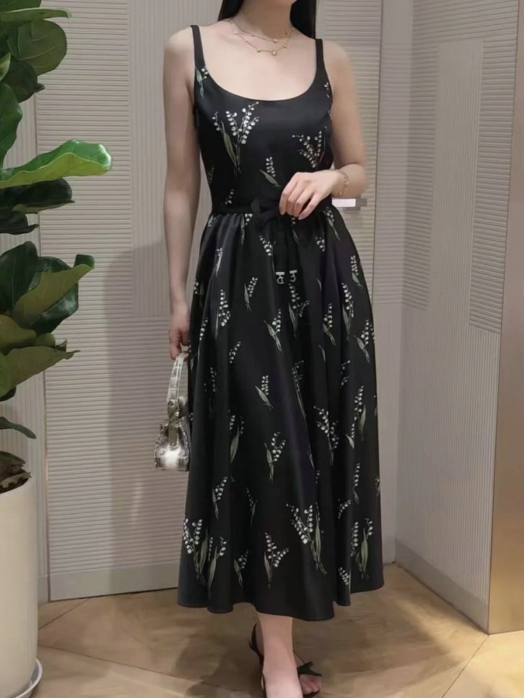 skirrt  Summer new product French retro lily of the valley print suspender skirt