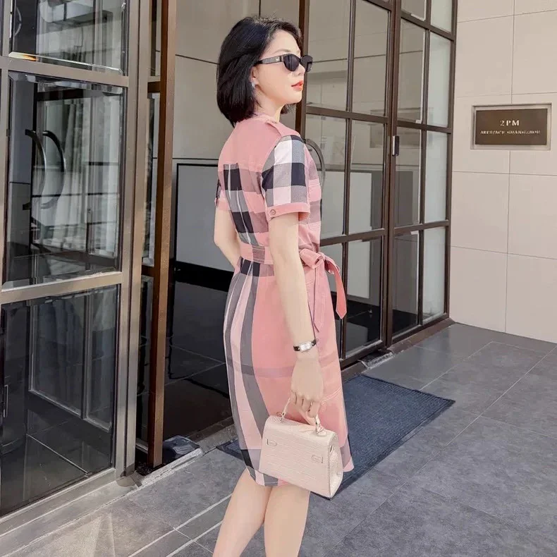 Burberry  British style casual mid length shirt skirt with floral patterns