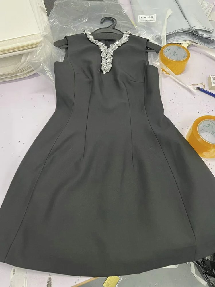 Temperament  skirt   socialite solid color sleeveless waist cinching slimming dress