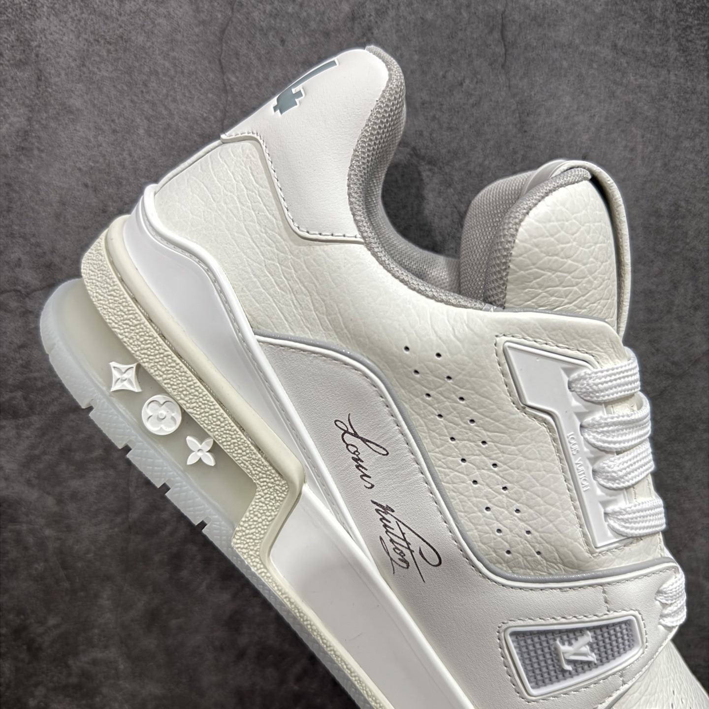 Louis Vuitton Trainer Sneaker T538002