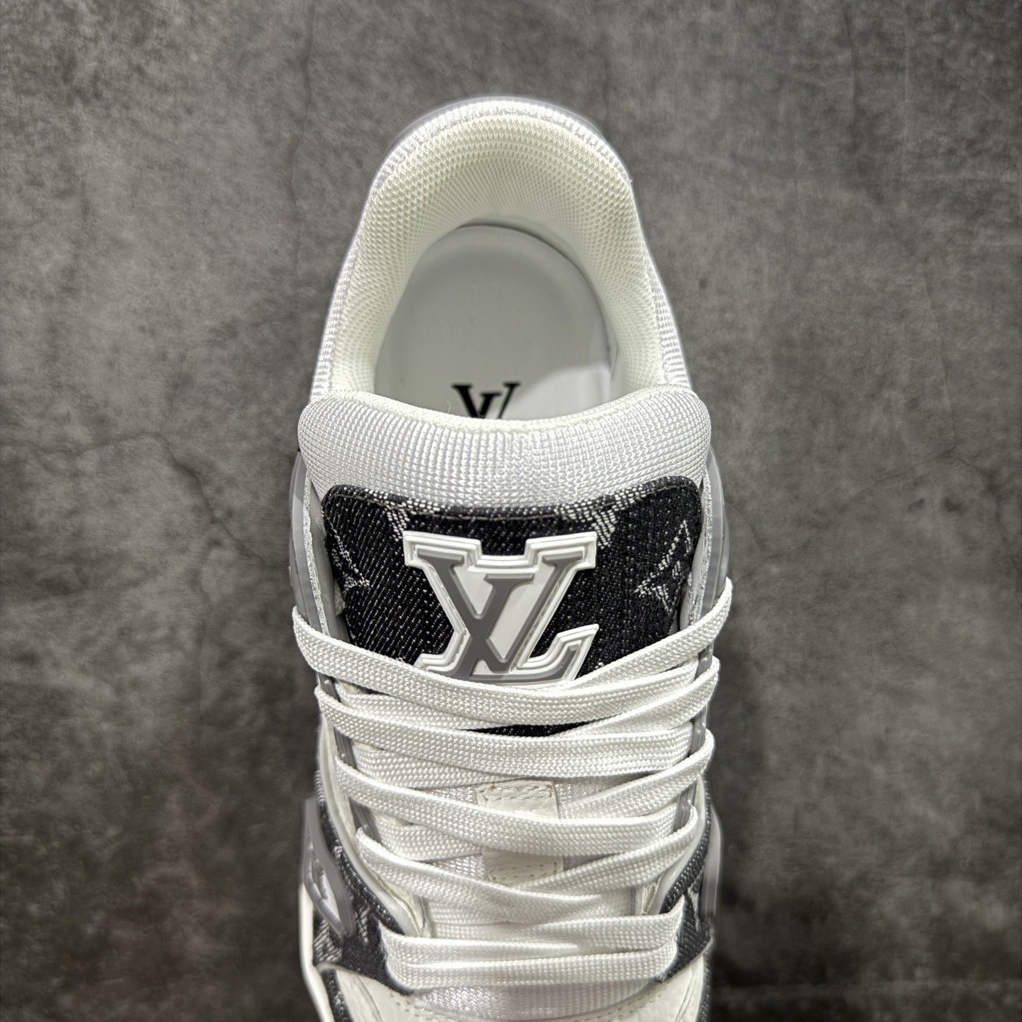 Louis Vuitton Trainer Sneaker T538003
