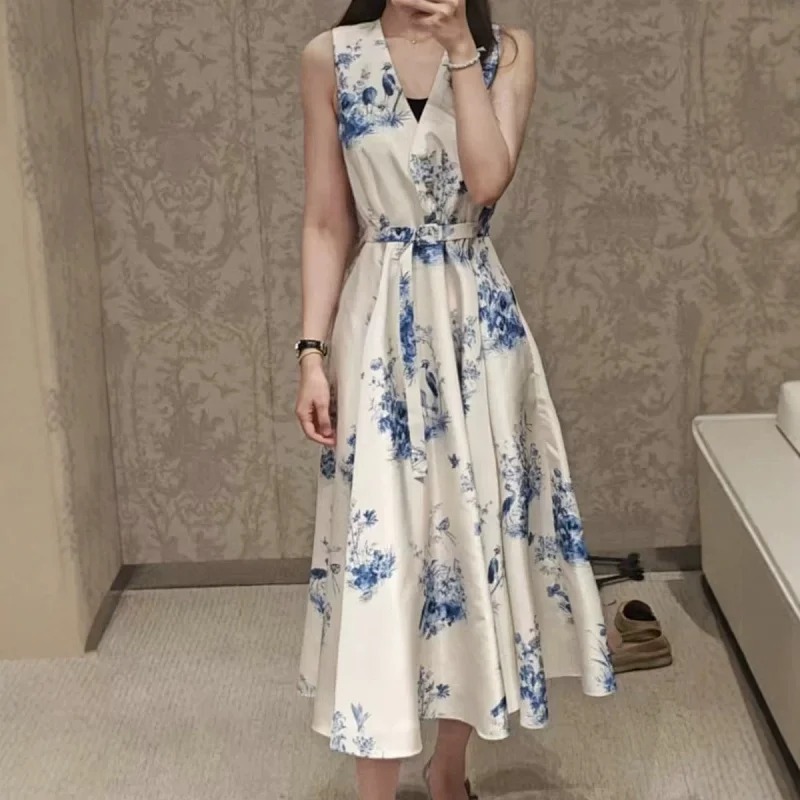 Seaside vacation blue and white printed long skirt