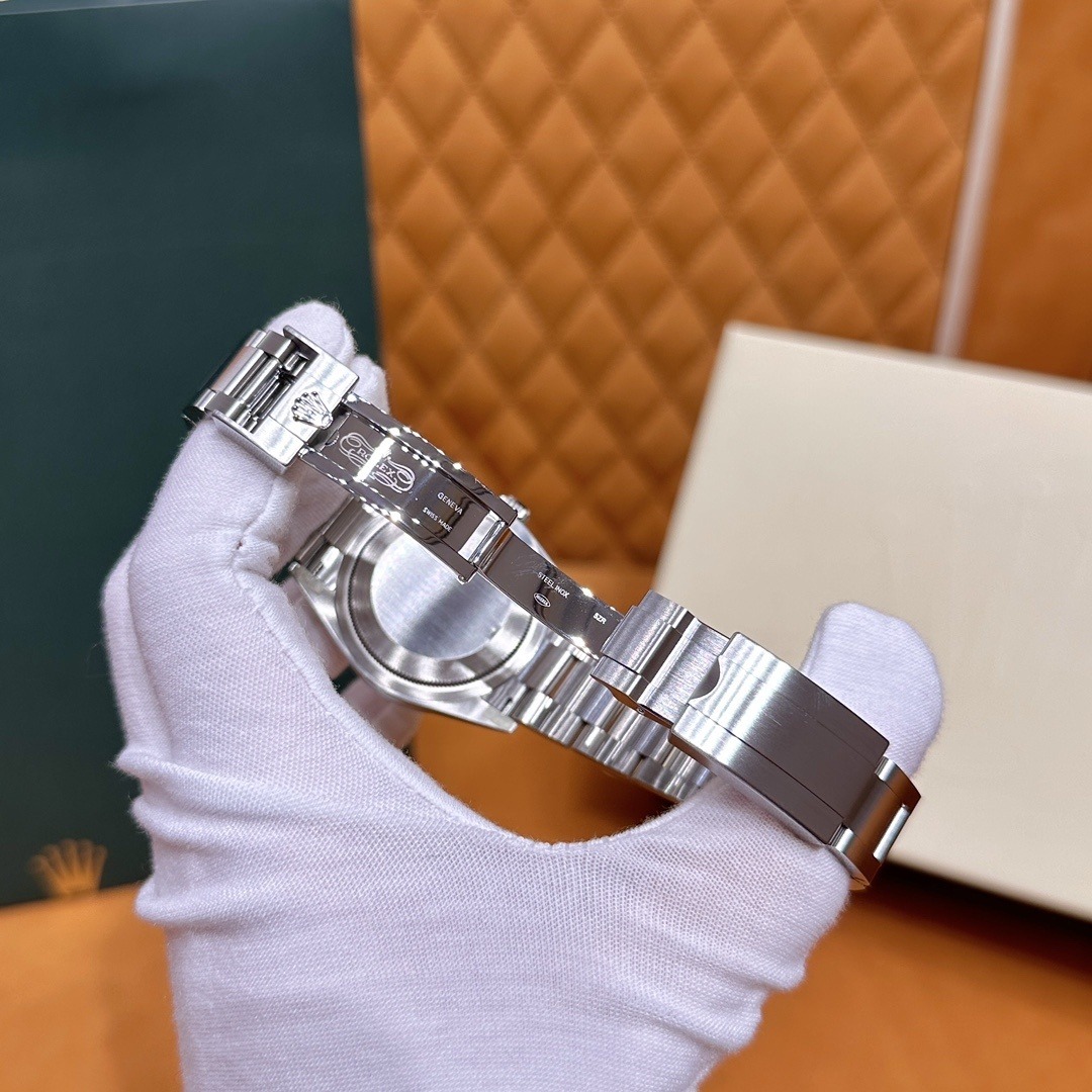Rolex watch m124270-0001