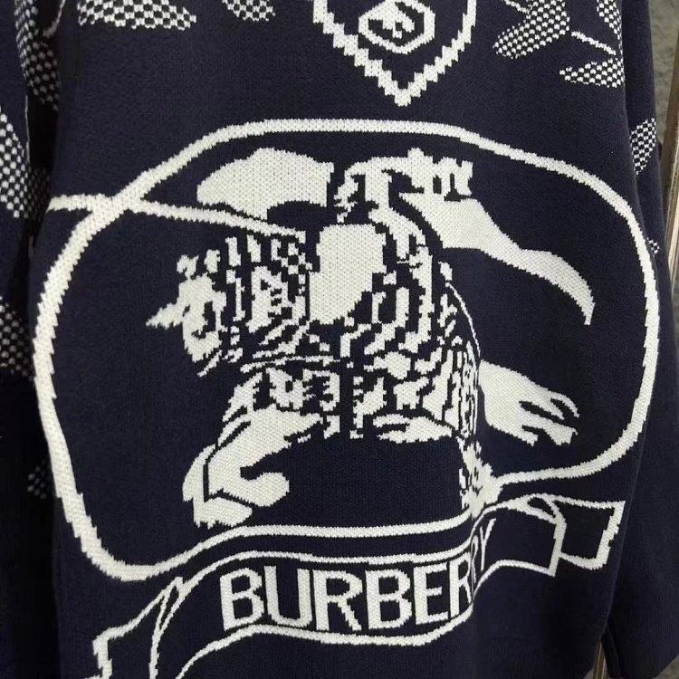 Burberry warhorse logo sweater
