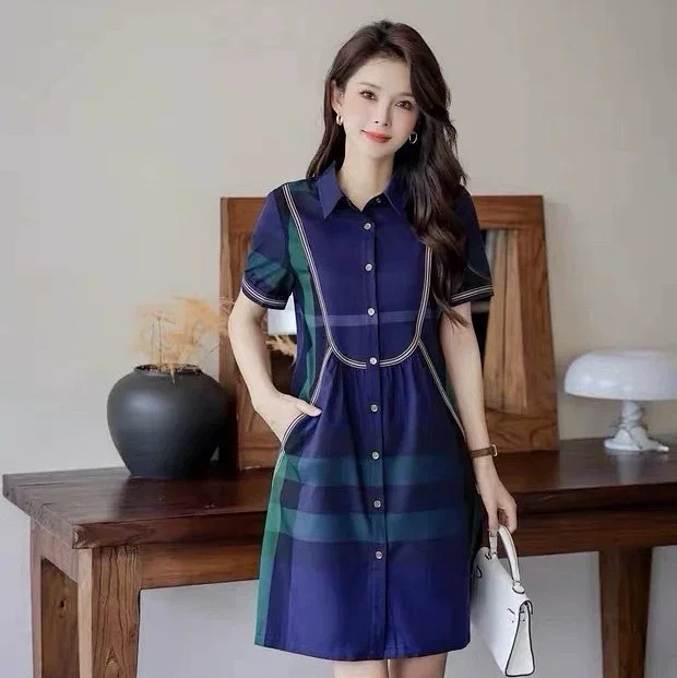 Burberry Light Luxury Counter Women's British Style High-end Plaid Shirt Short-sleeved Slim T-Shirt