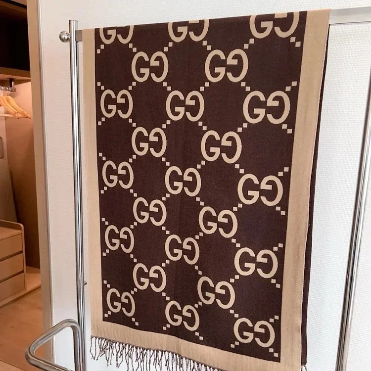 Autumn and winter fashionable and versatile light luxury scarf 01 (no after-sales service for more than 7 days)