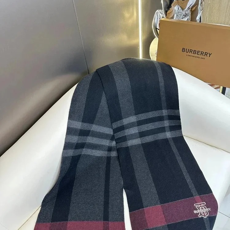 Autumn and winter fashionable and versatile light luxury scarf 01 (no after-sales service for more than 7 days)
