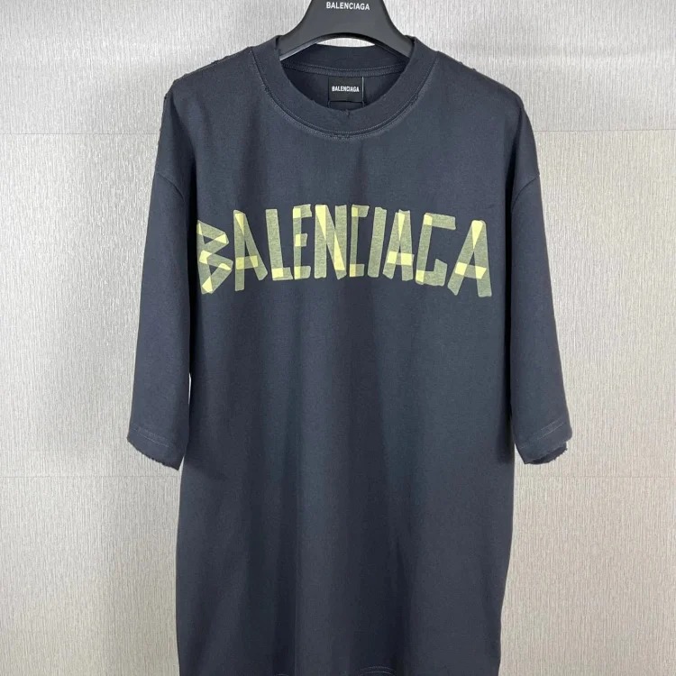 Spring and summer comfortable, simple and versatile short-sleeved DD
