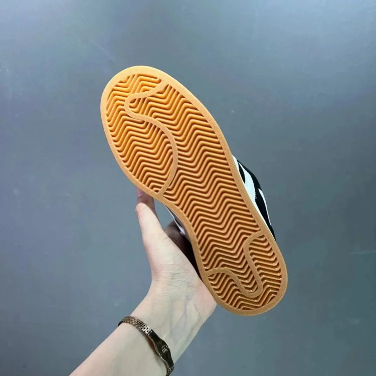 Casual Classic Vintage Sneakers HQ8708 1013