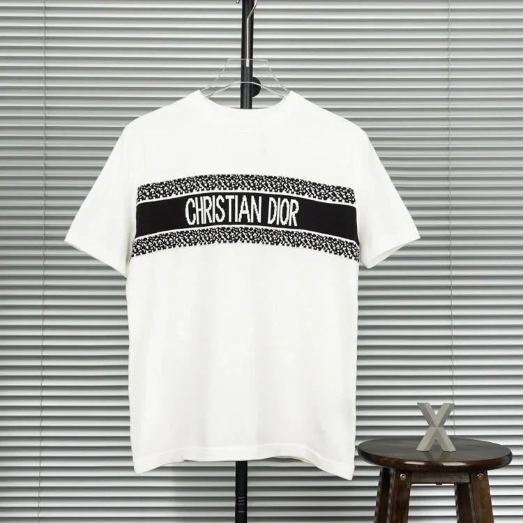 Comfortable, classic and versatile casual T-shirt DD