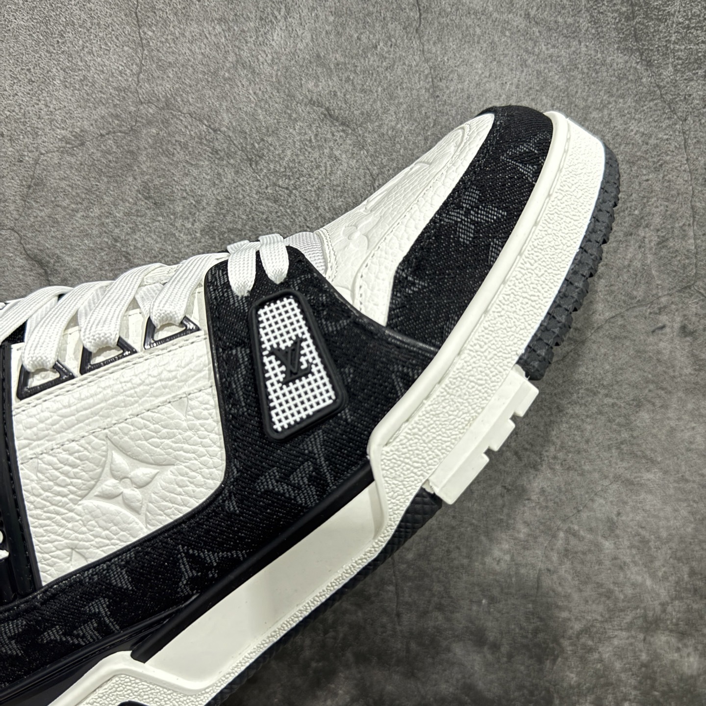 Louis Vuitton Trainer Sneaker T538004