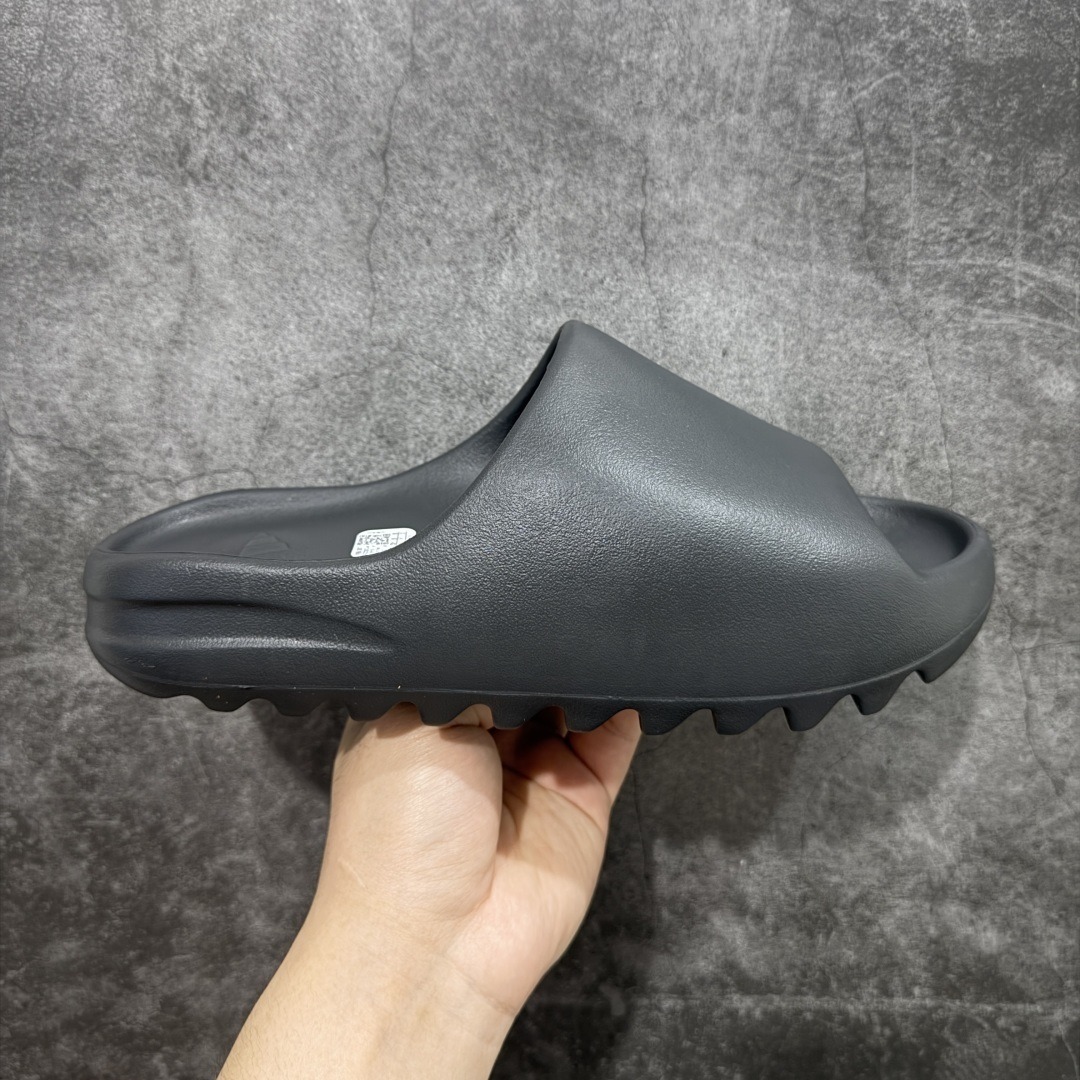 Adidas slippers T538026