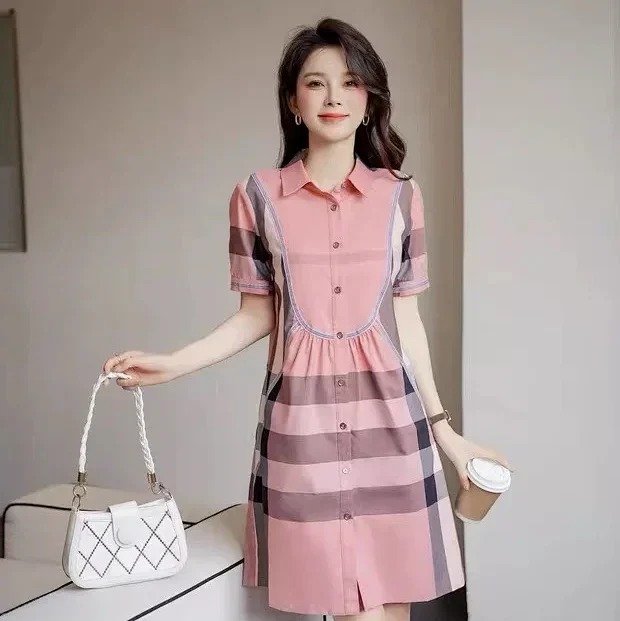 Burberry Light Luxury Counter Women's British Style High-end Plaid Shirt Short-sleeved Slim T-Shirt