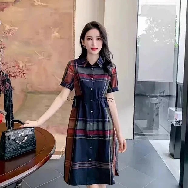 Burberry Light Luxury 2026 Women's British Style High-end Skirt Lapel Plaid Short-sleeved T-Shirt