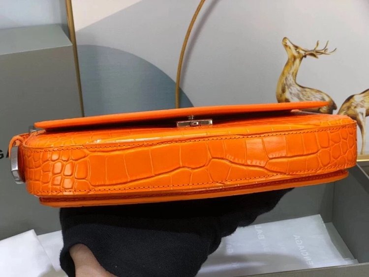 Balenciaga Crocodile Pattern Head Layer Calfskin Single Shoulder Handheld Underarm Bag Women's Bag