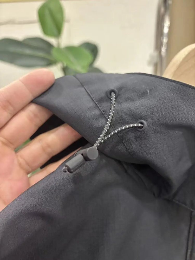 LACOSTE Crocodile Hooded Workwear Jacket Is Easy To Wear for Outdoor Leisure and