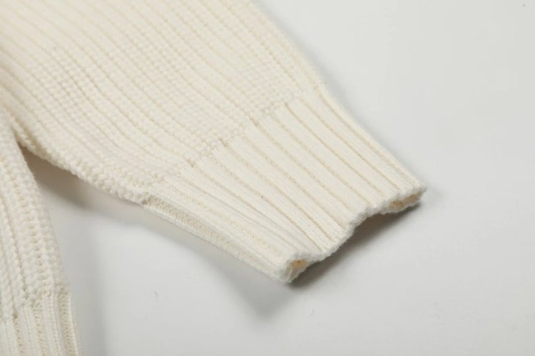 Ralph Lauren's new round neck embroidered knitted sweater