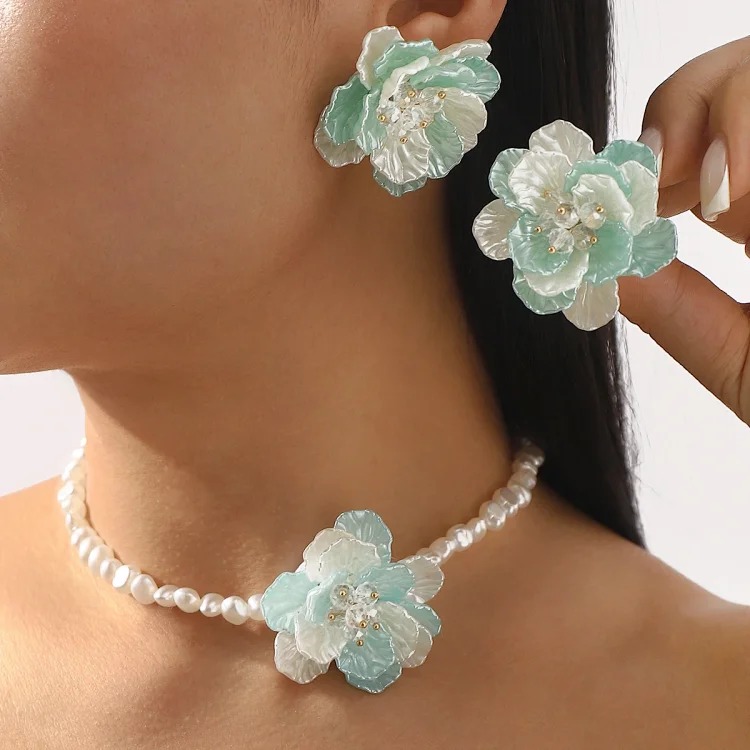Fashion Pearl Earrings N11582