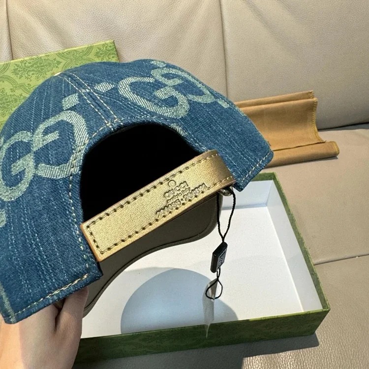 Fashionable baseball cap