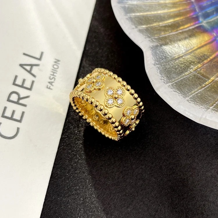 Fashion Ring