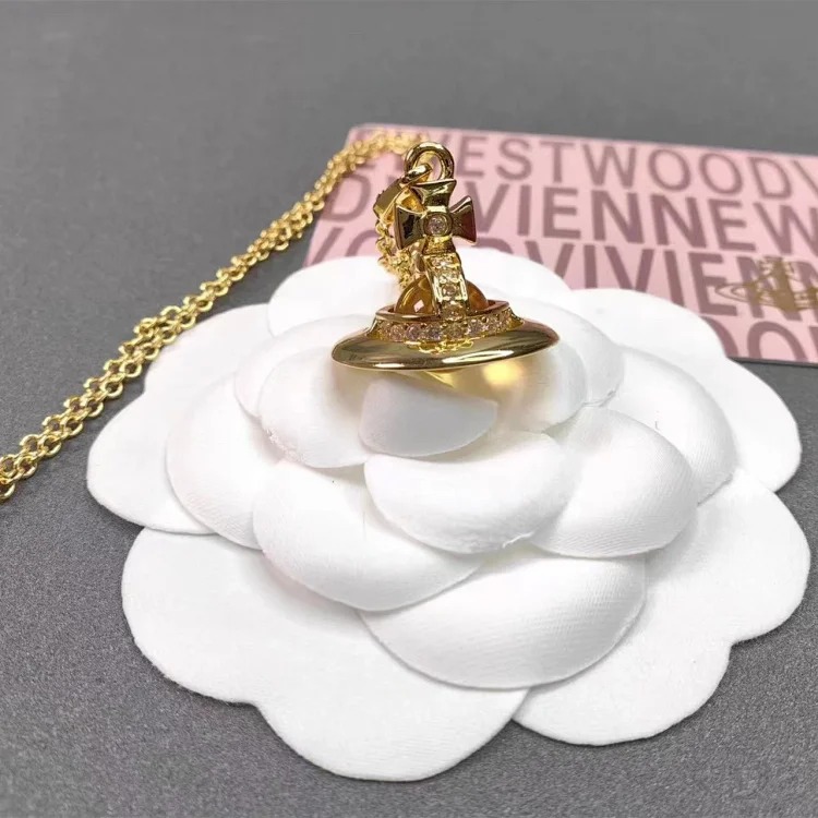 High of Saturn three-dimensional flying saucer orb necklace female niche design medium 10mm planet clavicle chain